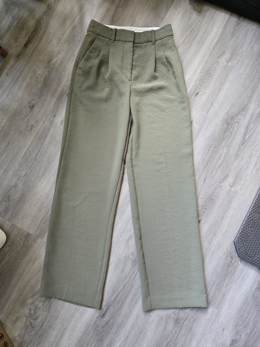 Wilfred Olive Green High-Waist Pleated Trousers